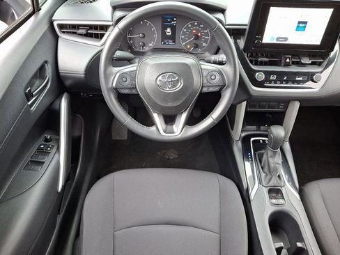 Used 2024 Toyota Corolla Cross LE image 15
