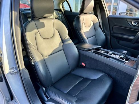 Used 2022 Volvo S60 B5 Inscription image 22