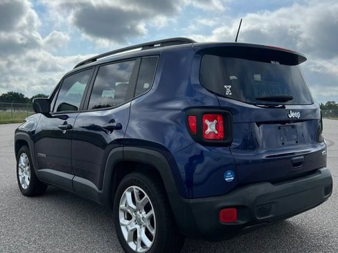 Used 2018 Jeep Renegade Latitude FWD image 5