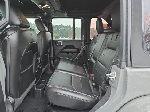 Used 2023 Jeep Wrangler Unlimited Sahara image 19