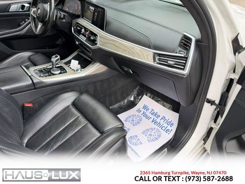 Used 2021 BMW X7 xDrive40i w/ M Sport Package AWD/4WD image 12