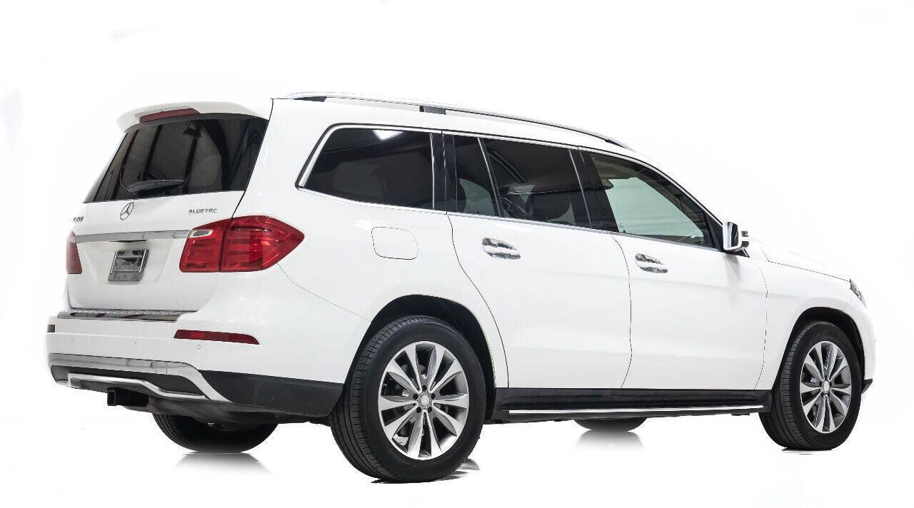 Used 2015 Mercedes-Benz GL 320 BlueTEC 4MATIC image 3