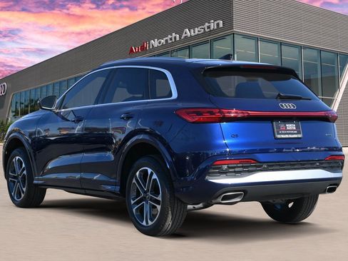 Certified 2025 Audi Q5 Premium w/ Convenience Package AWD/4WD image 4
