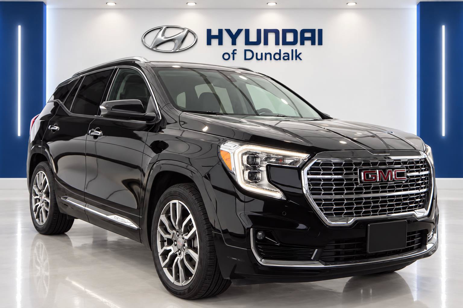 Used 2024 GMC Terrain Denali AWD/4WD image 3