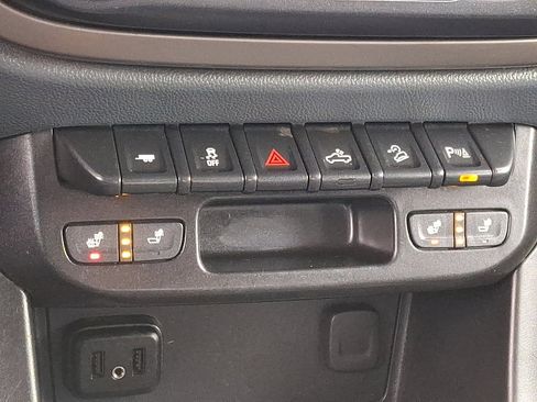 Used 2020 Chevrolet Colorado Z71 image 24