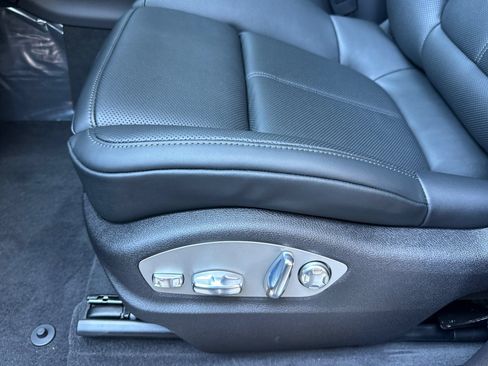 New 2026 Porsche Macan AWD/4WD image 14