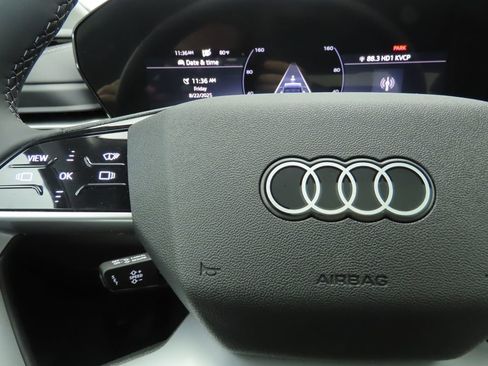 Used 2025 Audi Q5 Premium Plus w/ Premium Plus AWD/4WD image 12