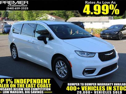 Used 2026 Chrysler Pacifica Select