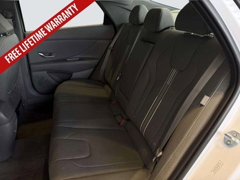 Used 2025 Hyundai Elantra SEL FWD image 31