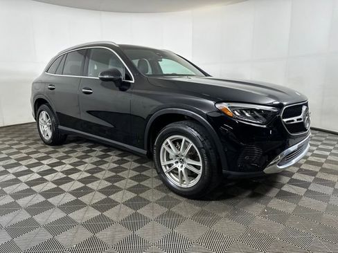 Used 2023 Mercedes-Benz GLC 300 4MATIC image 2