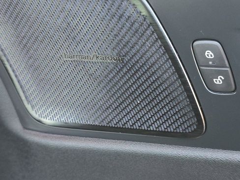 Used 2023 Volvo XC60 T8 Plus w/ Protection Package Premier AWD/4WD image 20