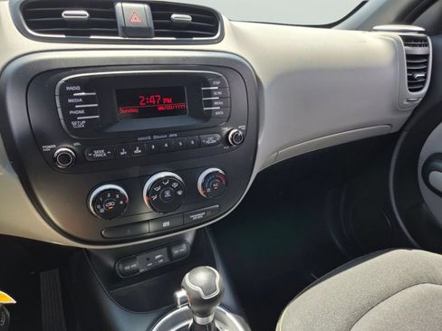Used 2015 Kia Soul + FWD image 28