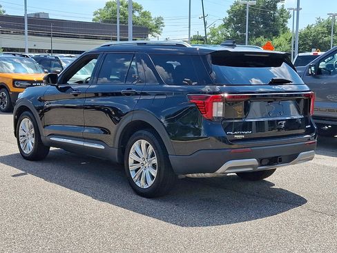 Certified 2025 Ford Explorer Platinum w/ LUX Leather Package AWD/4WD image 7