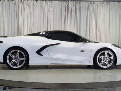 Used 2023 Chevrolet Corvette Stingray Convertible w/ Z51 Performance Package image 11