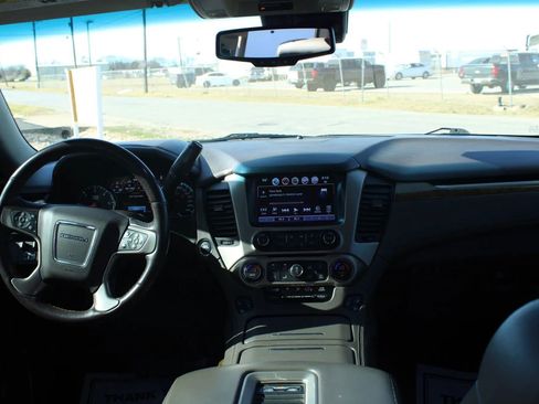 Used 2017 GMC Yukon XL Denali w/ Open Road Package RWD image 28