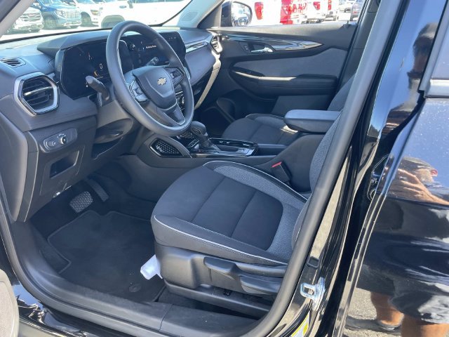 Used 2025 Chevrolet TrailBlazer LT AWD/4WD image 18