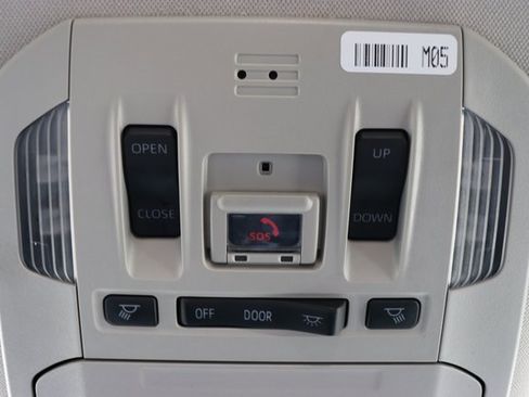 Used 2023 Toyota Highlander L image 29