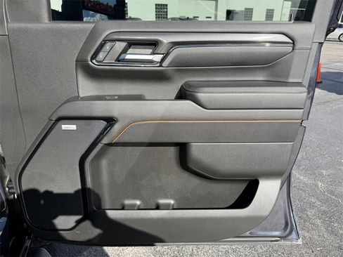 Used 2024 GMC Sierra 2500 AT4 w/ AT4 Preferred Package image 37