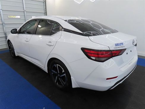 Used 2025 Nissan Sentra SV FWD image 10