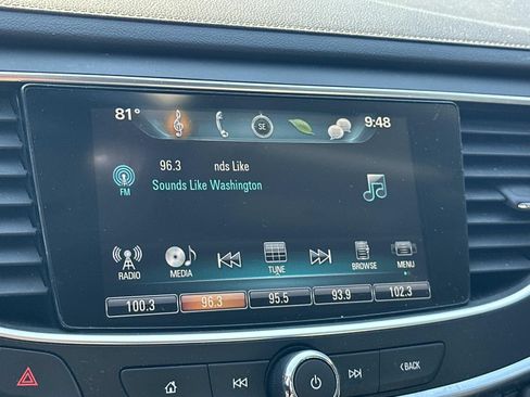 Used 2019 Buick LaCrosse Essence FWD image 17