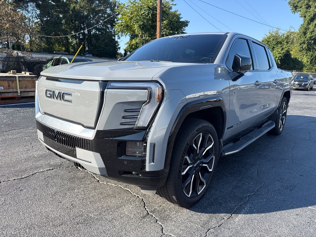 Used 2024 GMC Sierra EV Denali AWD/4WD image 3