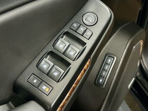 Used 2020 Chevrolet Tahoe Premier AWD/4WD image 19
