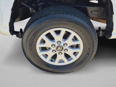 Used 2025 Toyota Tacoma SR AWD/4WD image 24