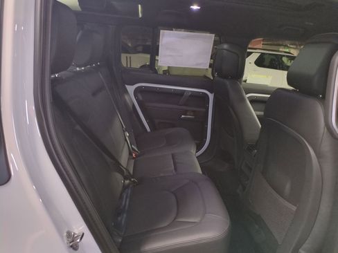 New 2026 Land Rover Defender 110 X-Dynamic SE image 29