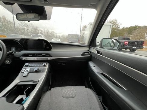 Used 2019 Hyundai Santa Fe FWD image 11