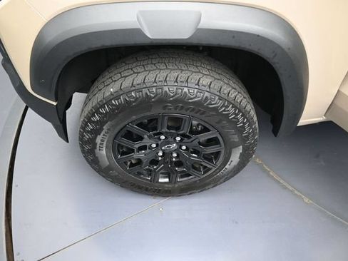 Used 2024 Chevrolet Colorado Trail Boss w/ Advanced Trailering Package AWD/4WD image 35