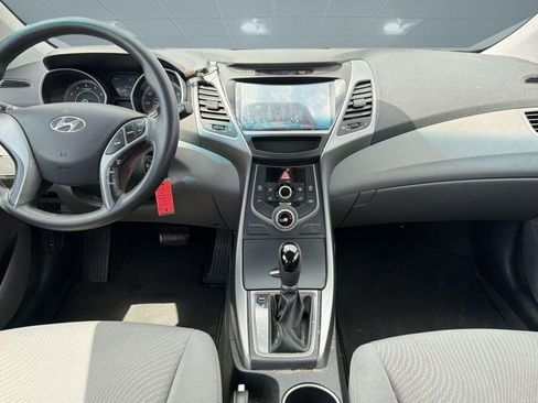 Used 2015 Hyundai Elantra SE image 15