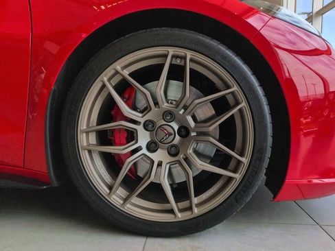 Used 2025 Chevrolet Corvette Z06 RWD image 11