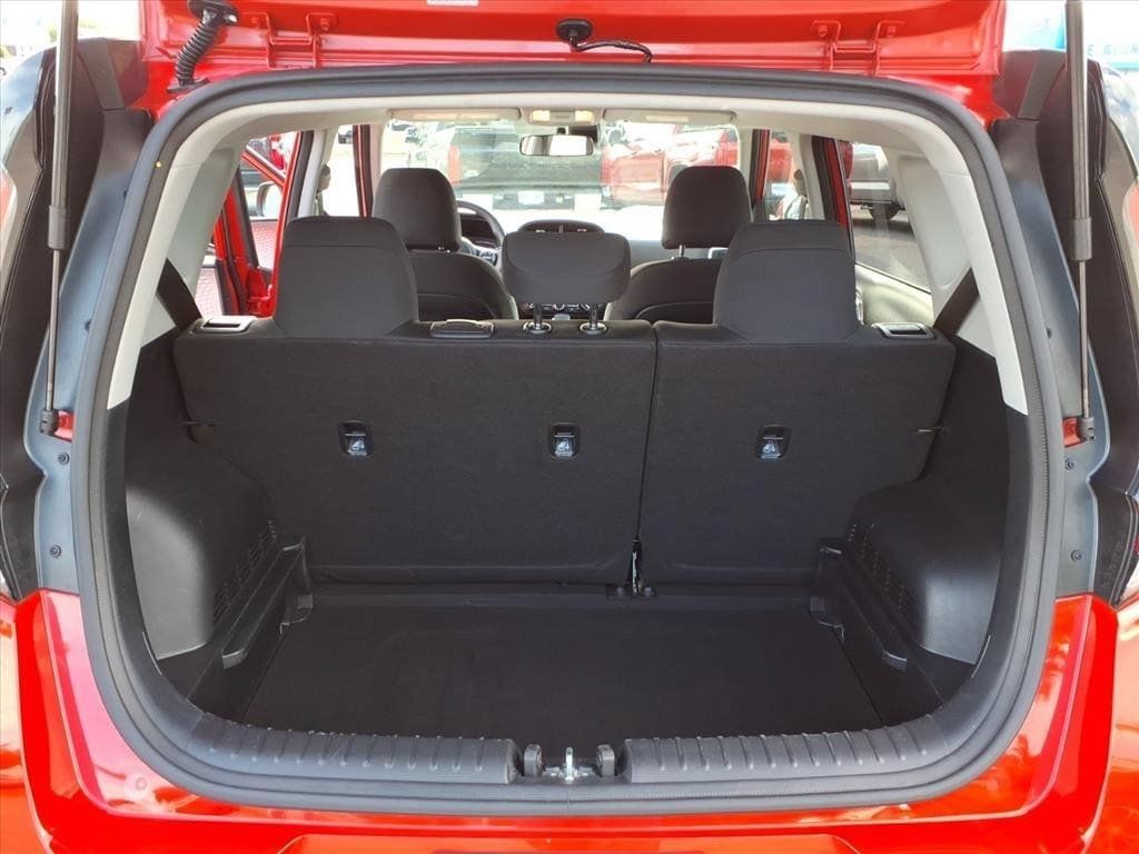 Used 2025 Kia Soul LX w/ LX Technology Package FWD image 14