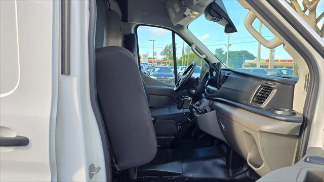 Used 2023 Ford E-Transit Medium Roof RWD image 17
