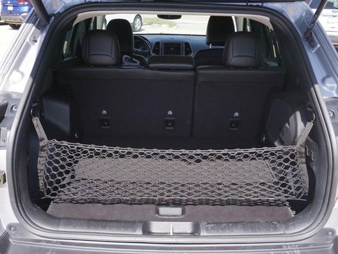 Used 2021 Jeep Cherokee Trailhawk image 22