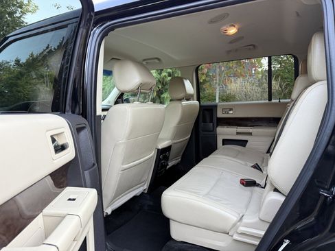 Used 2017 Ford Flex Limited image 18