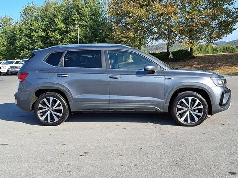 Used 2022 Volkswagen Taos SE image 10