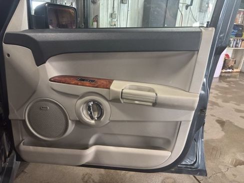 Used 2008 Jeep Commander Overland AWD/4WD image 27