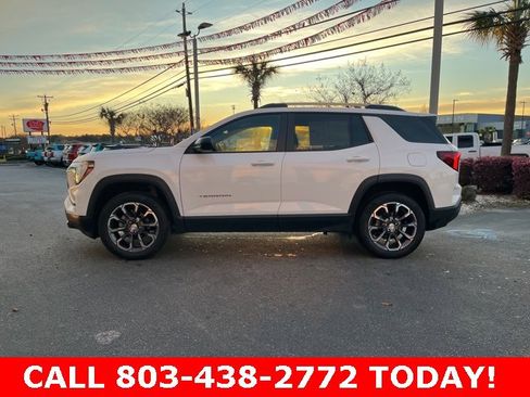 Used 2025 GMC Terrain Elevation w/ Elevation Premium Package image 38