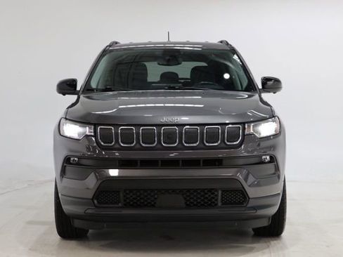 Used 2022 Jeep Compass Latitude w/ Convenience Group AWD/4WD image 2