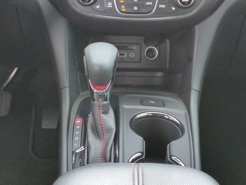 Used 2022 Chevrolet Equinox RS w/ RS Leather Package FWD image 21