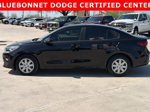 Used 2022 Kia Rio LX image 2