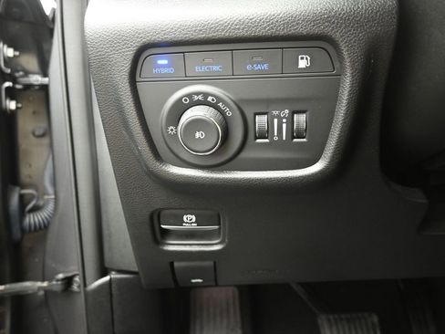 Used 2022 Jeep Grand Cherokee Limited 4xe image 20