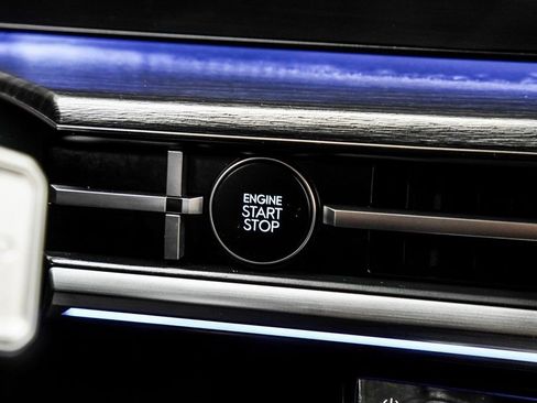 Used 2024 Hyundai Santa Fe Limited image 24