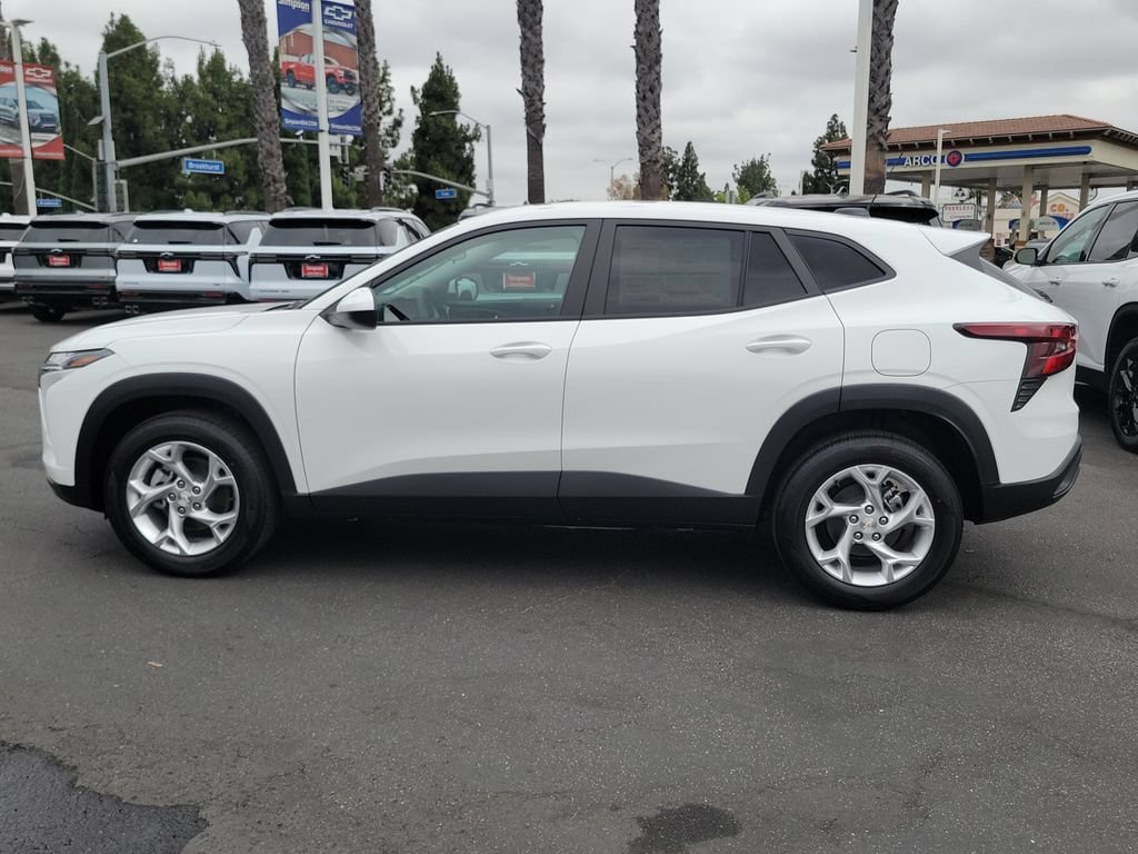 New 2026 Chevrolet Trax LS w/ LS Convenience Package FWD image 23