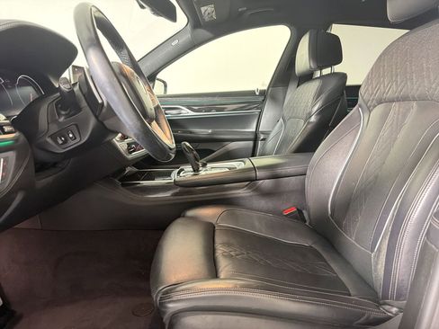 Used 2019 BMW 750i w/ Executive Package RWD image 4