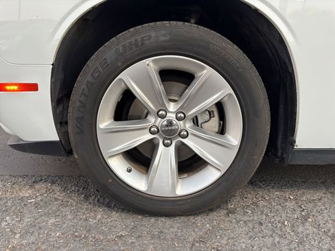 Used 2023 Dodge Challenger SXT image 29