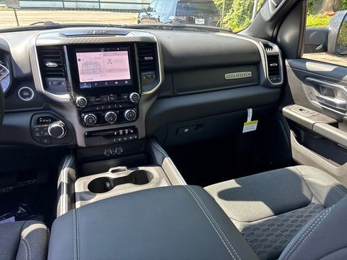 New 2026 RAM 1500 4x4 Crew Cab image 11