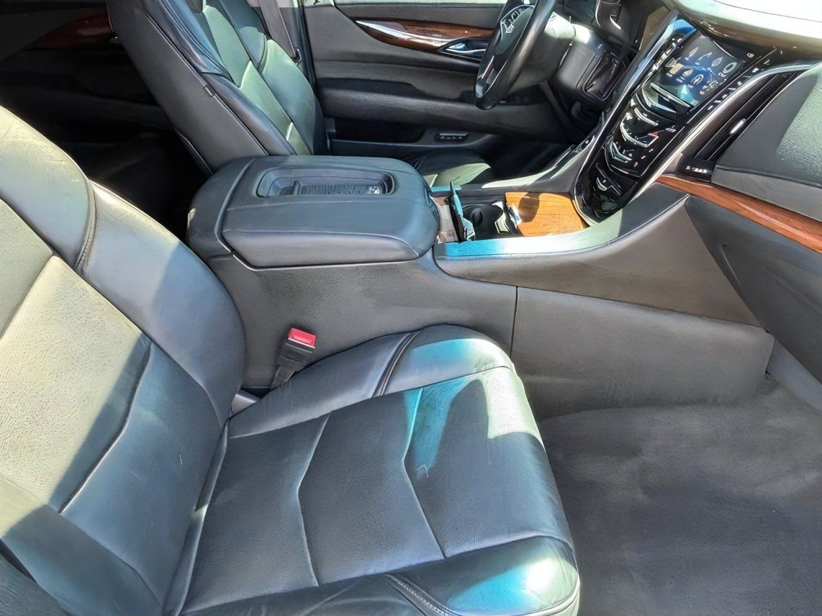 Used 2015 Cadillac Escalade Premium AWD/4WD image 34