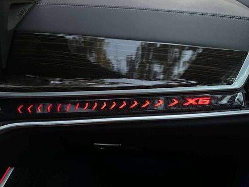 Used 2024 BMW X5 xDrive50e image 34